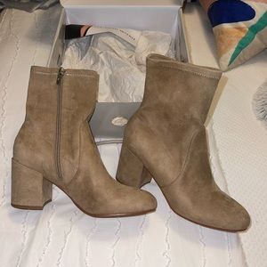 Marc Fisher Ileesia Tan Suede Ankle Booties Size 8 Womens